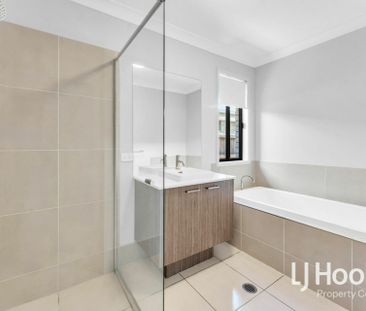 Ducted Air Conditioning - Great Location - Two Living Zones - Photo 1