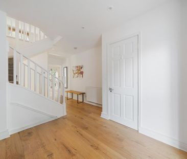 4 bedroom townhouse to rent - Photo 2