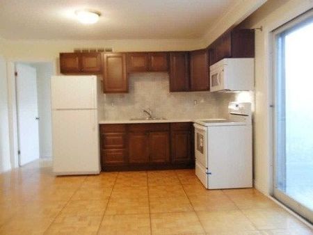 For Lease - 141 Garden Avenue Unit# Back, Richmond Hill, Ontario - Photo 2