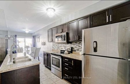 For Lease - 788 Cook Crescent, Shelburne, Ontario - Photo 2