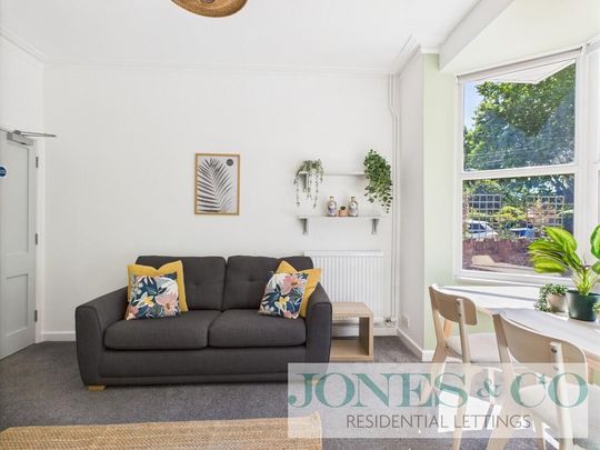 1 bedroom in a house share to rent - Photo 1