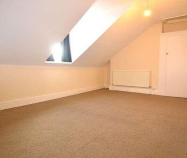 Vicarage Park, Plumstead, London, SE18 - Photo 2