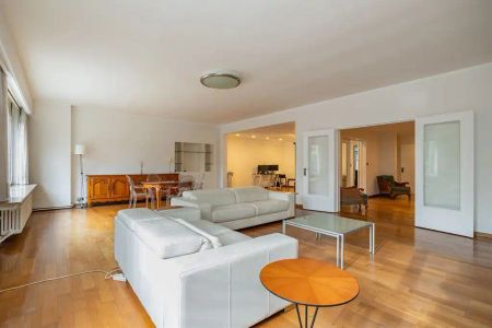 Ruim appartement met terras en zicht op Stadspark - Photo 3