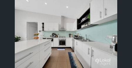 Modern Comfort, Space & Lifestyle Appeal in Prime Epping Location! - Photo 2