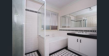 Three Bedroom Property - Photo 5