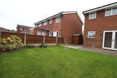 2 bedroom semi-detached house to rent - Photo 5