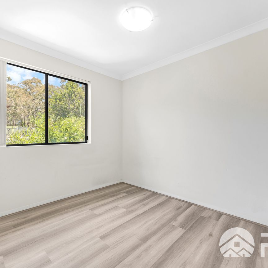 Brand-New Timber Flooring, Three-Bedroom Apartment Plus Study, Walking Distance to Norwest Train Station - Photo 1