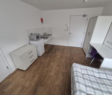 Studio to rent - Photo 3