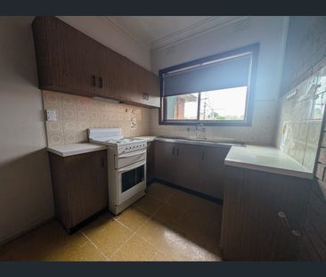 2/37 George Street, Reservoir, Vic 3073 - Photo 5