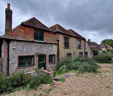 Large characterful house in desirable Village - Photo 1