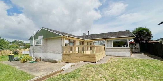 Sunny 4 Bedroom - Photo 3