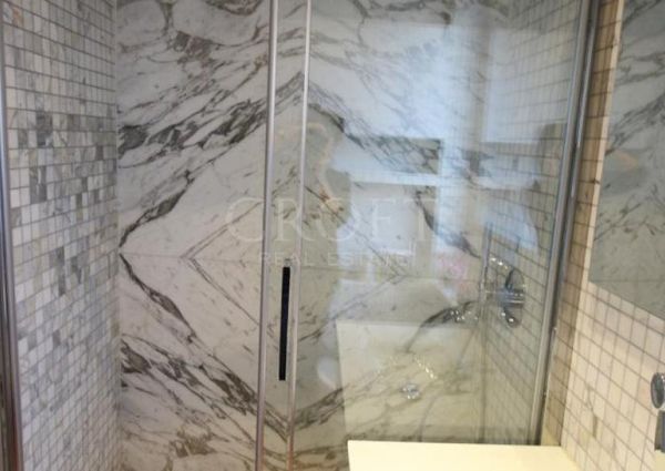 Aventino-S.Saba: Brand new 3 Bedroom, 3 bath, spacious triple living-dining room, modern kitchen, large balconies. Air conditioning, alarm, lots of natural light, located on quiet tree lined street walking distance to all services, metro, FAO. Ref 2057