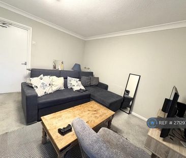 1 bedroom in a house share to rent - Photo 1