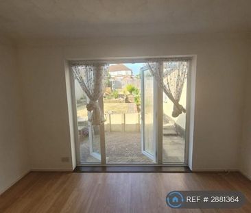 3 bedroom bungalow to rent - Photo 2