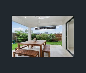 Modern Family Home in a Peaceful Smithfield Cul-de-Sac - Photo 5