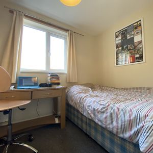 Llanbleddian Gardens, Cathays - Photo 2