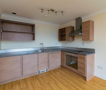 2 bedroom flat to rent - Photo 2