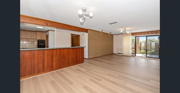 Spacious Family Home with Pool - Gardening & Pool Maintenance Included - Photo 1