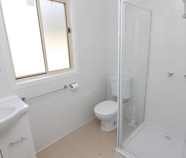 Quaint Cottage - Fantastic Location - Photo 6