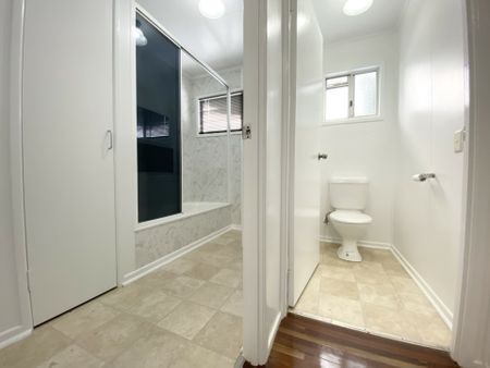 RENOVATED 5 BEDROOM HOUSE WITH ROOM TO MOVE! - Photo 2