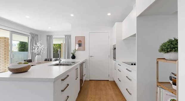 Modern Private Home - Photo 1