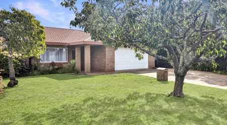 KNIGHTSBRIDGE - 3 BEDROOMS - Photo 4