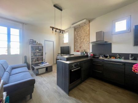 Location Appartement 3 pièces 50m² ROCHEFORT 17300 - Photo 2