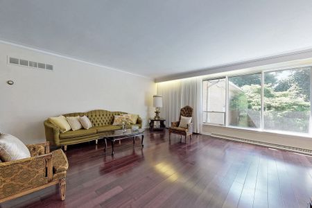 For Lease - 42 Denmark Crescent, Toronto, Ontario - Photo 5