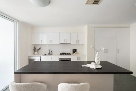 Space, versatility and convenience in Waterloo - Photo 2