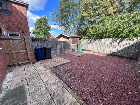 2 bedroom terraced house to rent - Photo 2