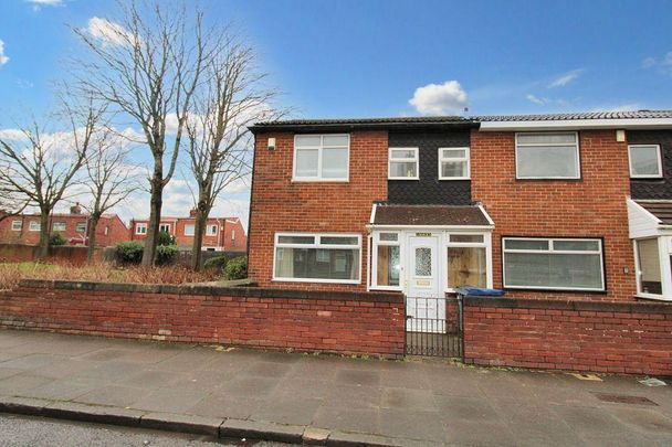 3 bed terraced house to rent in NE6 - Photo 1