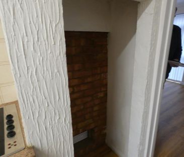 3 bedroom semi-detached house to rent - Photo 6