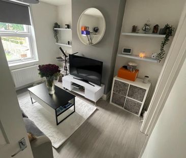 2 Bed Maisonette, Portland Road, SE25 - Photo 2