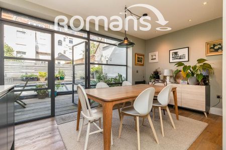 4 bedroom townhouse to rent - Photo 3