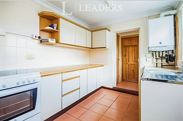 3 bedroom end of terrace house to rent - Photo 1