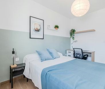 Carrer de Miguel Servet, Valencia, Valencian Community 46015 - Photo 1