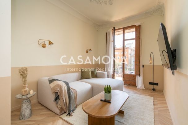 Fully Renovated 1-Bedroom Apartment in Eixample - Photo 1