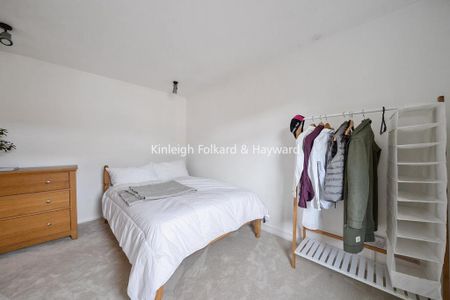 4 bedroom terraced house to rent - Photo 5