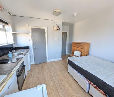 Studio to rent - Photo 1