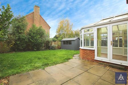 4 bedroom detached house to rent - Photo 5