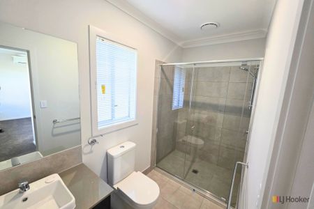 BRAND NEW FAMILY LIVING WITH MODERN COMFORT & A SPACIOUS BACKYARD - Photo 5