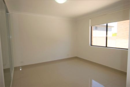 4/5 Resthaven Road, 2200, Bankstown Nsw - Photo 4