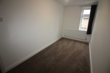 2 bed Flat - Photo 5