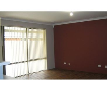 FABULOUS FAMILY HOME - Photo 6