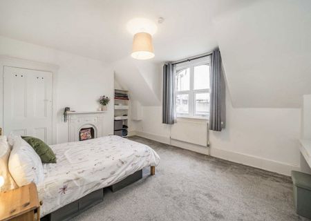 Tooting High Street, SW17 0RG, London - Photo 5