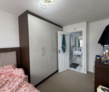 Slattenham Close - Photo 5