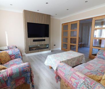 3 bedroom end of terrace house to rent - Photo 3