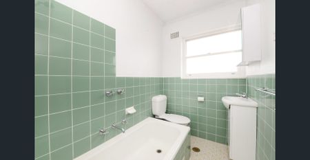 Lovely 2 Bedroom Apartment With Ocean Glimpses - Photo 5