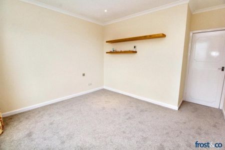 2 bedroom apartment to rent - Photo 4