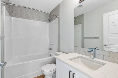 2412-33 Carringham Gate Nw - Photo 3